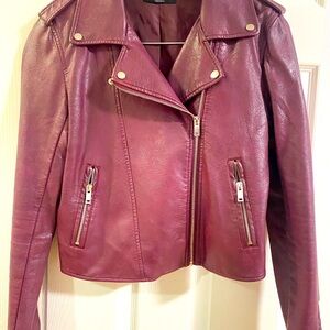 NWT ROMEO & JULIET COUTURE faux leather jacket size S red burgundy lined.